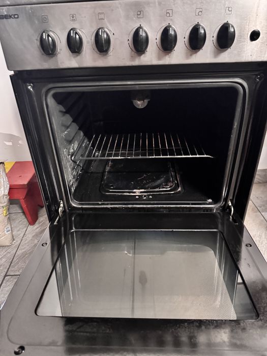Cuptor + aragaz inox Beko