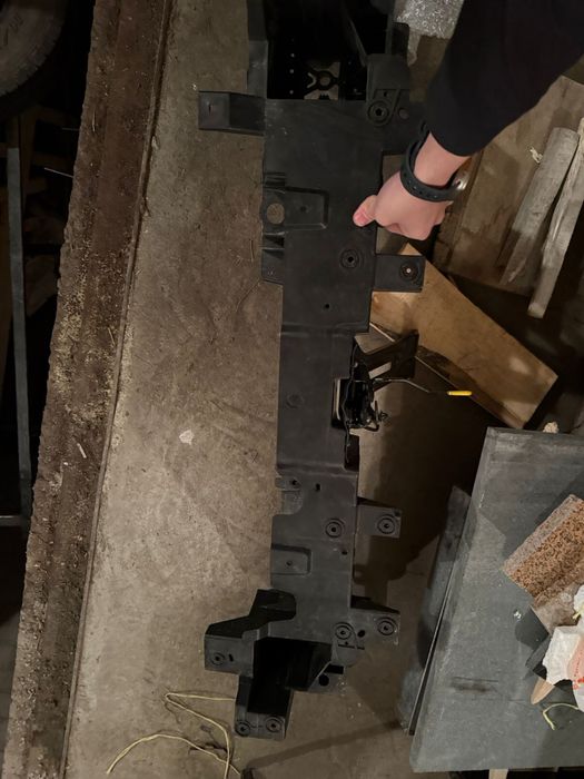 Телевизор на Geely Atlas