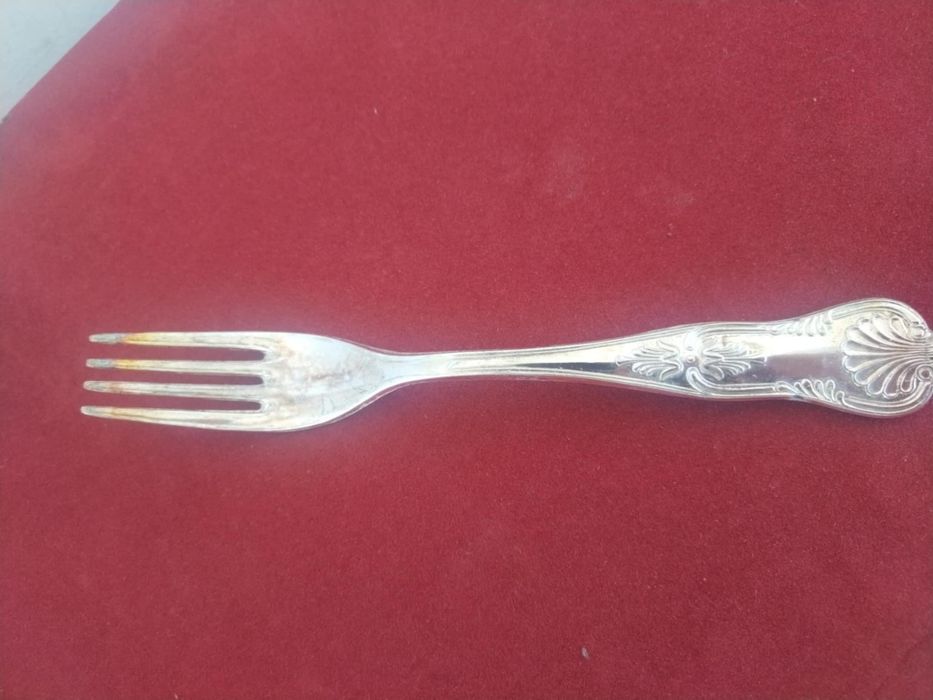 Италиански посребрени прибори за хранене 51 броя 
Комплекта е в кутия