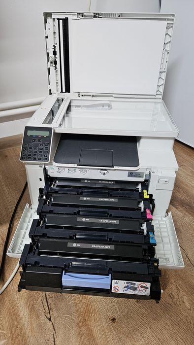 Продам многофункциональный принтер НР