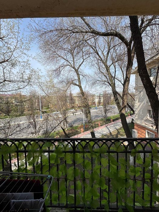 2-к. вторичка Мирзо у метро БИЙ.` 1 линия