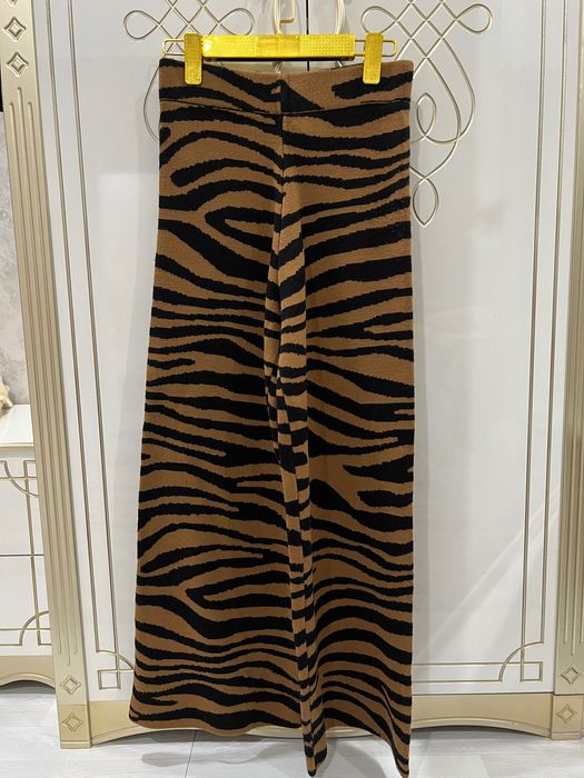 waikiki dvoyka jenskaya