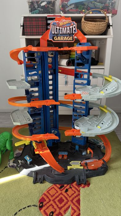 Traseu / Garaj Hot Wheels masinute