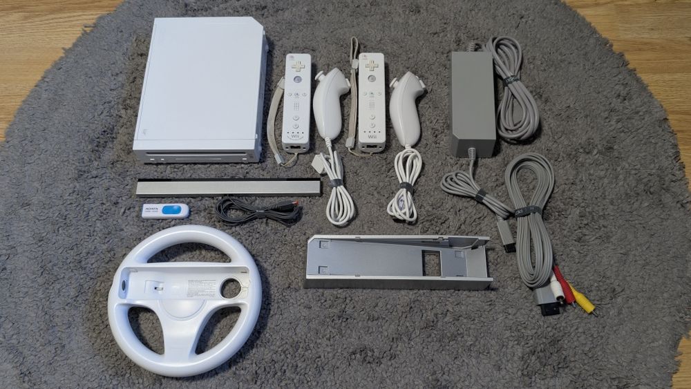 Consola Nintendo Wii White modata 2 manete/nunchuck's motion plus modata 64gb