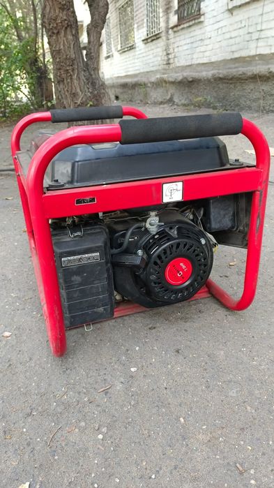 Продам бензиновый генератор Magnetta GFE4500