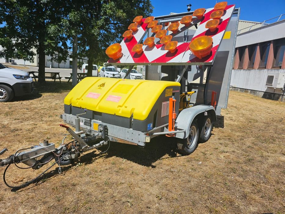 Remorca semnalizare santier