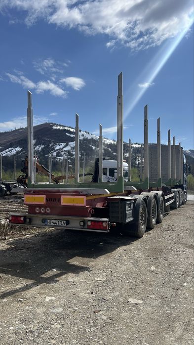 Semiremorca cu racoante