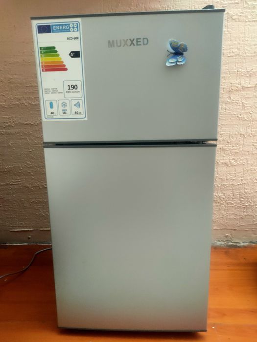 продам мини холодильник