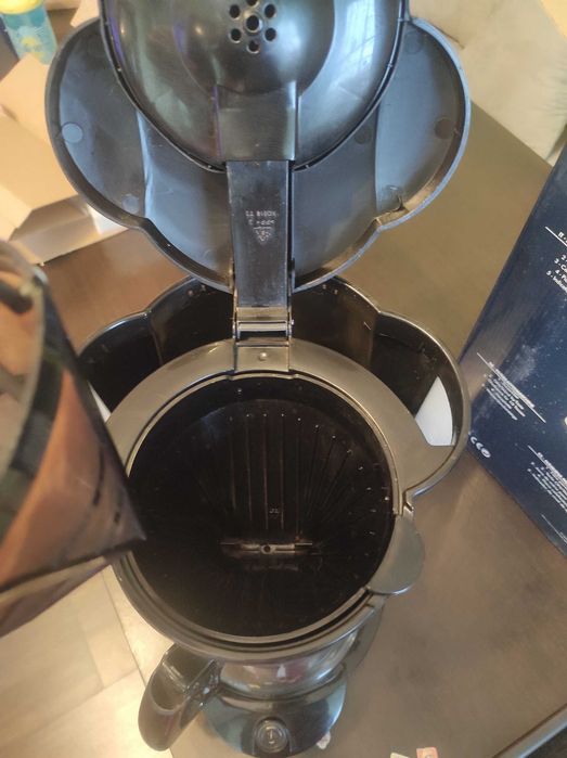 Кафемашина за шварц кафе Delonghi