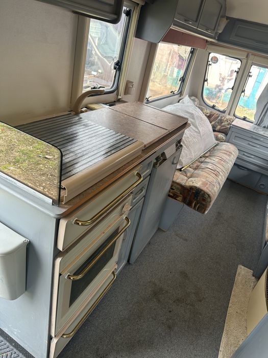 Vand rulota swift anul 2000 cu talon