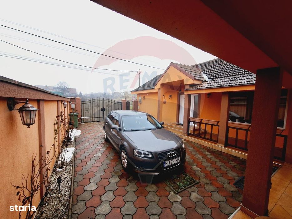 Casă cu 3 camere de vânzare in Hidiselu de Sus