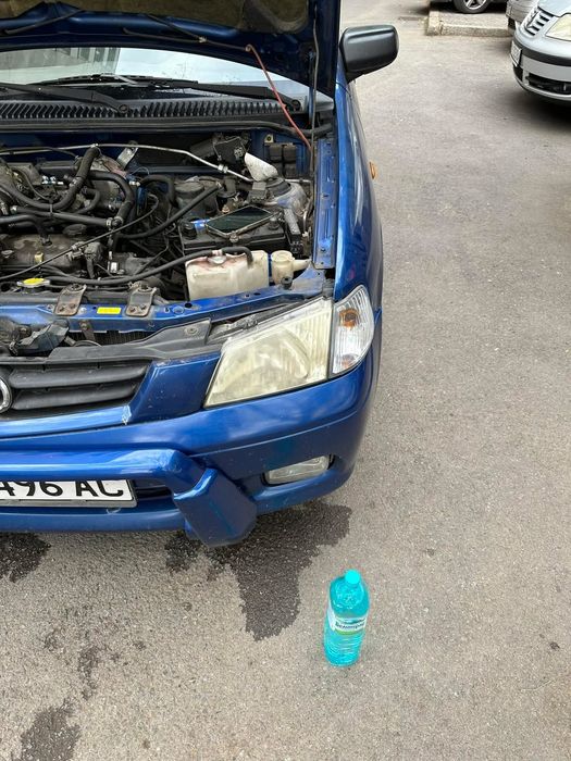 Мазда демио 2001 на части