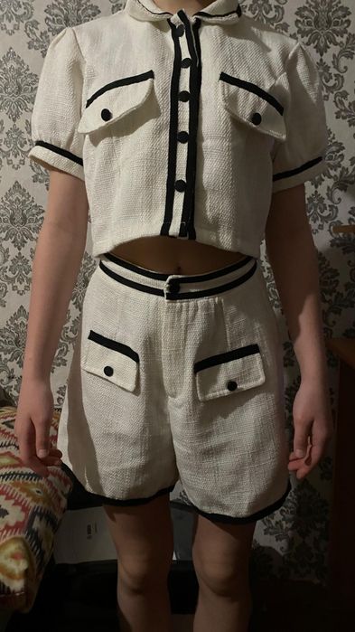 Продам костюм.
Одевался всего 1 раз