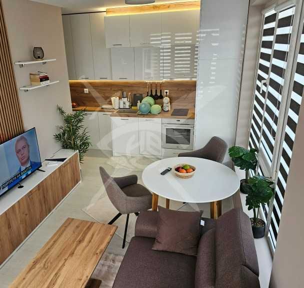 Продава се Тристаен апартамент в Пловдив, Христо Смирненски - 77 кв.м за 858 €/кв.м - Снимка #1
