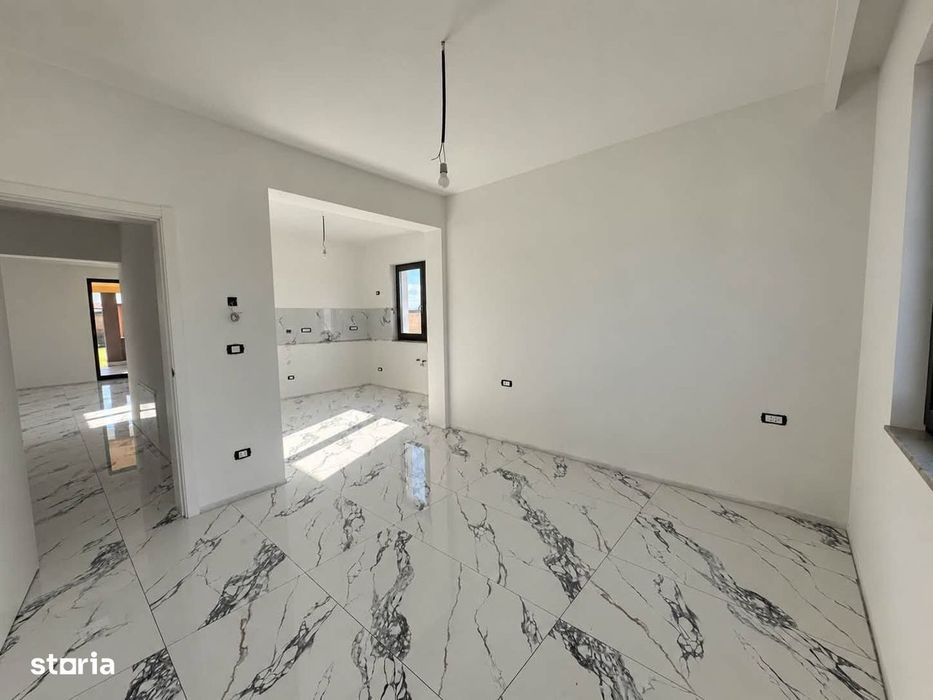 Casa Individuală în Dragsina -250mp /850mp teren - 2 garaje Comision 0