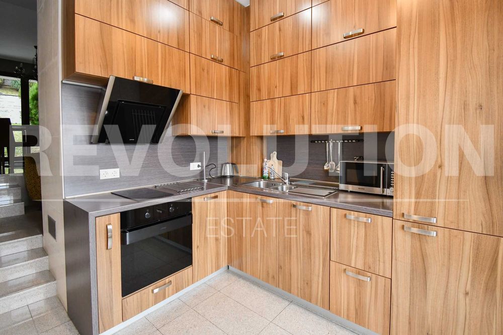 Дава се под наем Къща в София, Център - 318 кв.м за 1700 € - Снимка #5