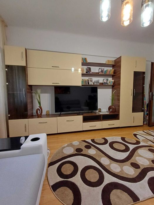 vand apartament doua camere decomandate