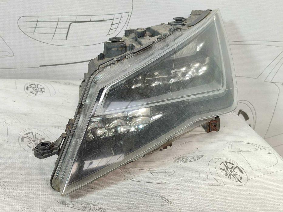 Far stânga UK Seat Leon 2015 2.0 Diesel 135kW Full LED Cod OEM: 5F2941007A (4G2)