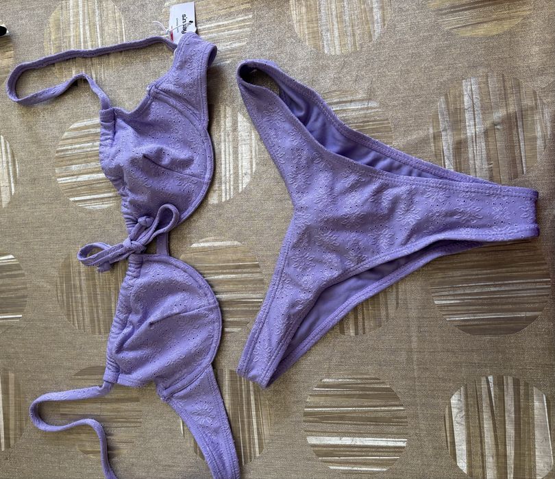 Бански костюми, чисто нови