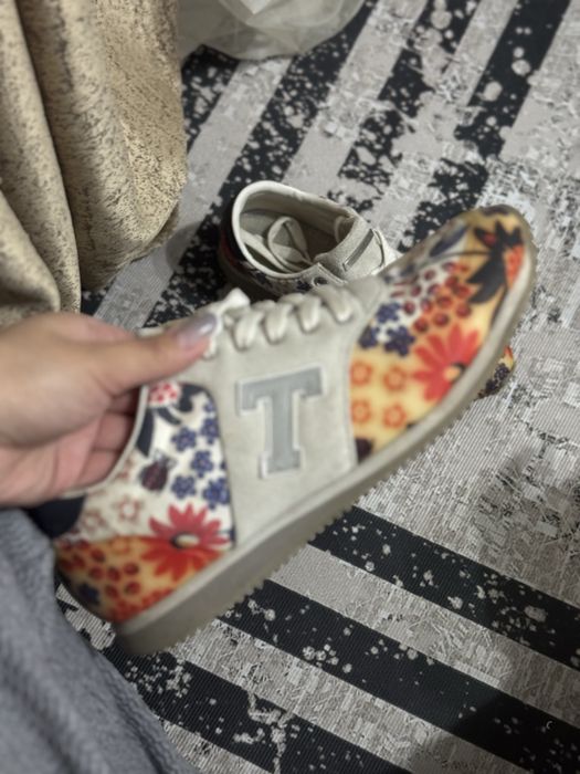 Продам крассовки Tommy Hilfiger