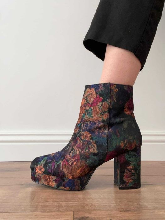 Жакардови дамски боти Primark с флорални мотиви