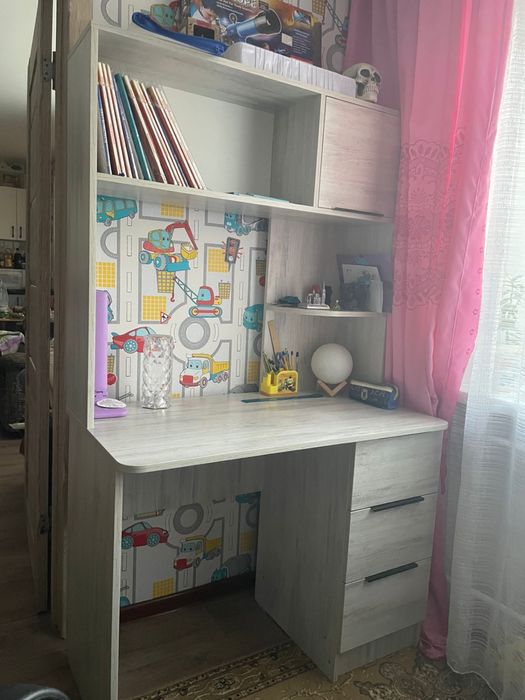 Стол письменный