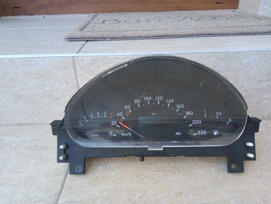 Vand ceasuri de bord  Mercedes A160