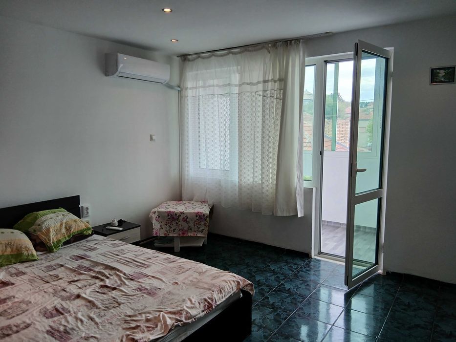 Дава се под наем Тристаен апартамент в Разград, Абритус - 80 кв.м за 229.5 € - Снимка #4