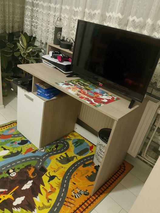 Детско двуетажно легло, бюро и гардероб