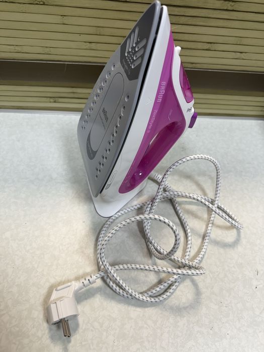 Парна ютия Braun Texstyle 3