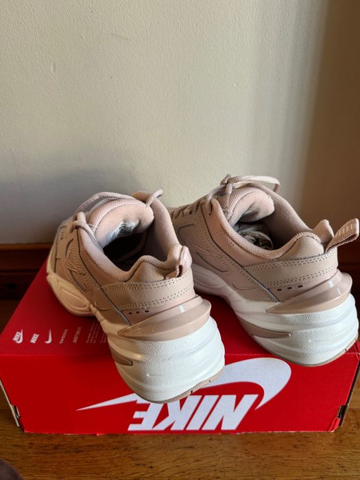 Бежави маратонки W Nike M2K Tekno