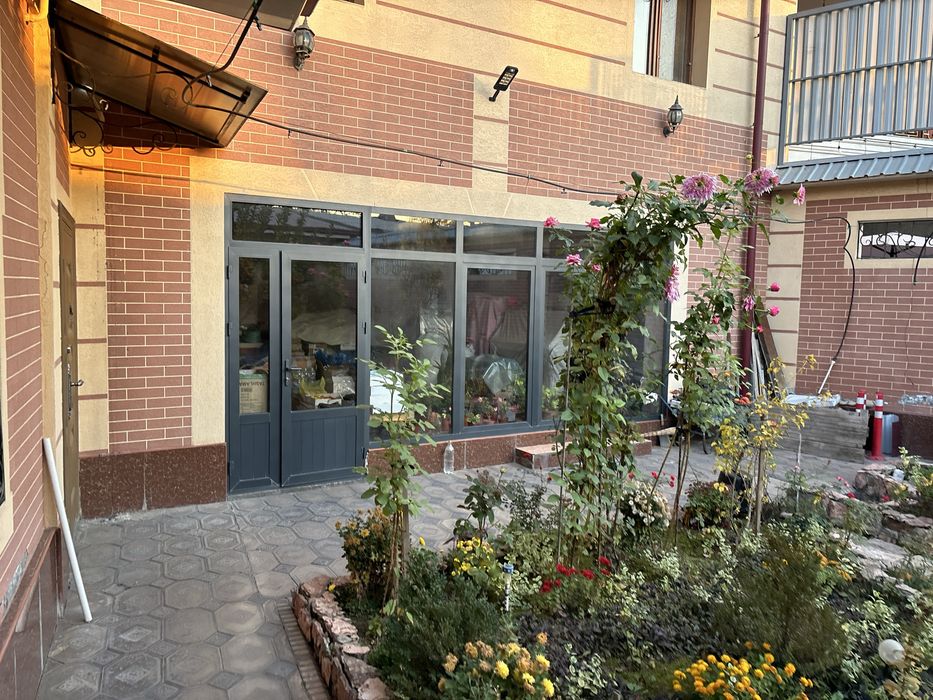 Продажа дома под бизнес и жилье