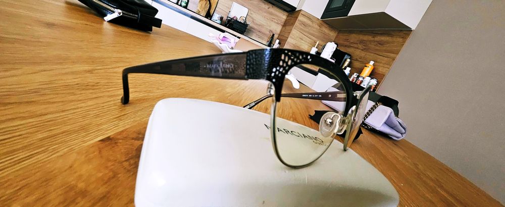 Очила със защита от монитор Guess