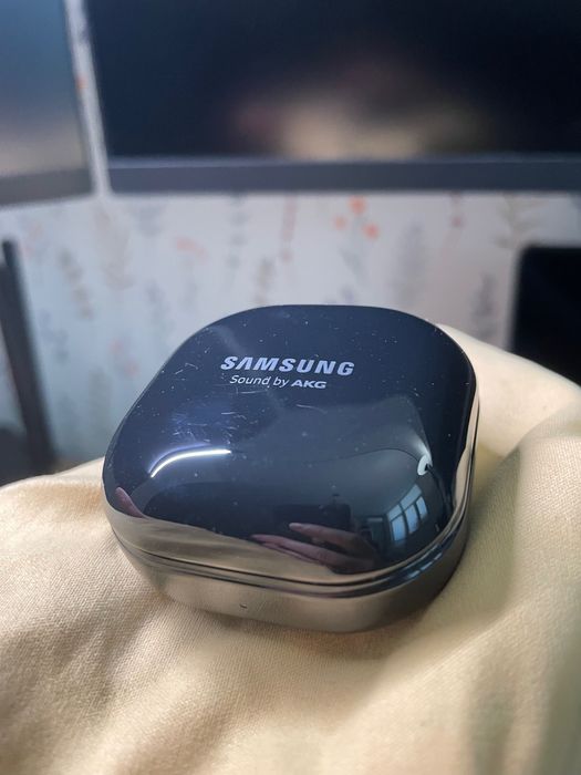 Наушники Samsung Buds Live