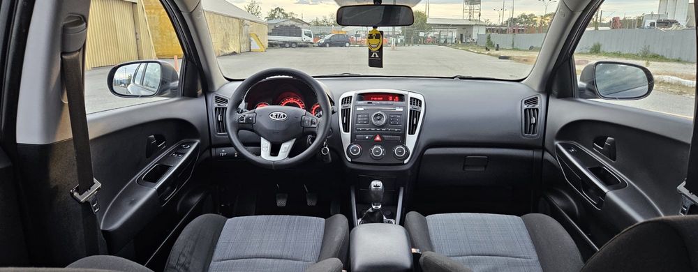 Vand Kia Ceed 1.6 diesel Euro 5 An 2010 0️⃣7️⃣6️⃣1️⃣5️⃣1️⃣9️⃣0️⃣2️⃣0️⃣