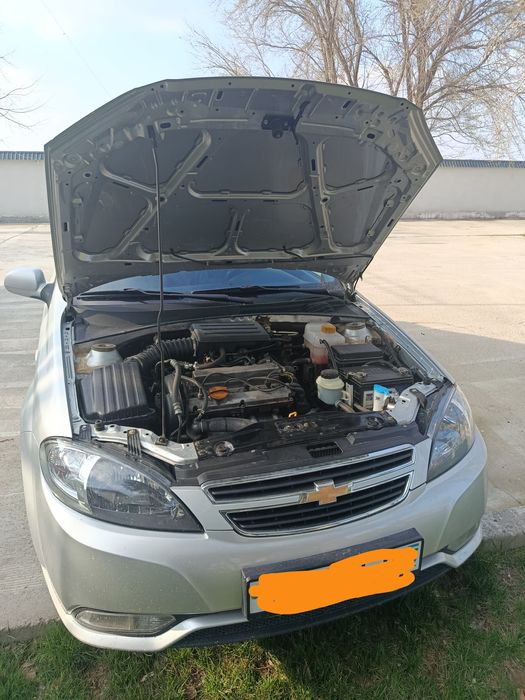 Lasetti Jentira qilingan 2012 yil mator 1.8