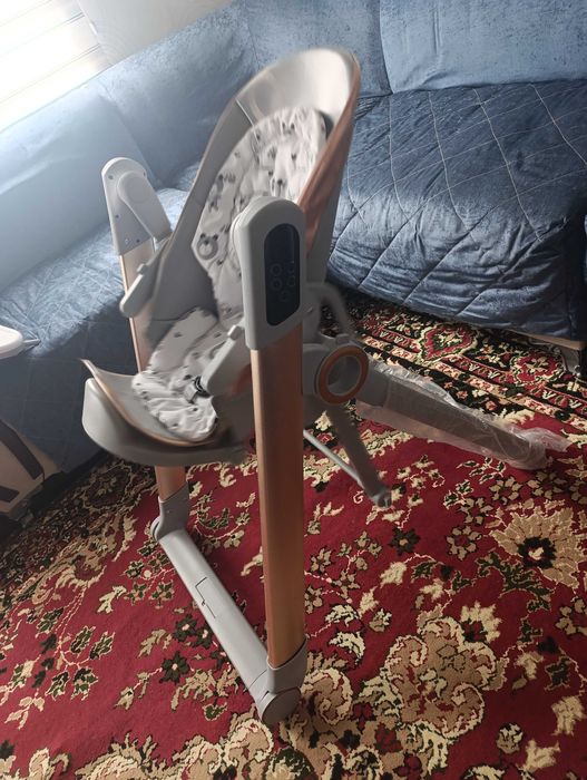 Lyulka va ovqatlanadigan stol juda ham baquvvat va yangi holatda.