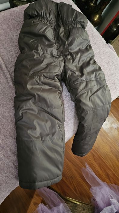 Зимние комбинезоны продам