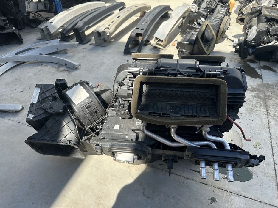 Grup caldura / aeroterma de sub bord + calorifer BMW seria 1 / 2 / 3 / 4 / 5 / 6 / 7 x5 / x6 f01 f02 f06 f07 f10 f11 f13 f14 f15 f16 f30 f31 f20 f21
