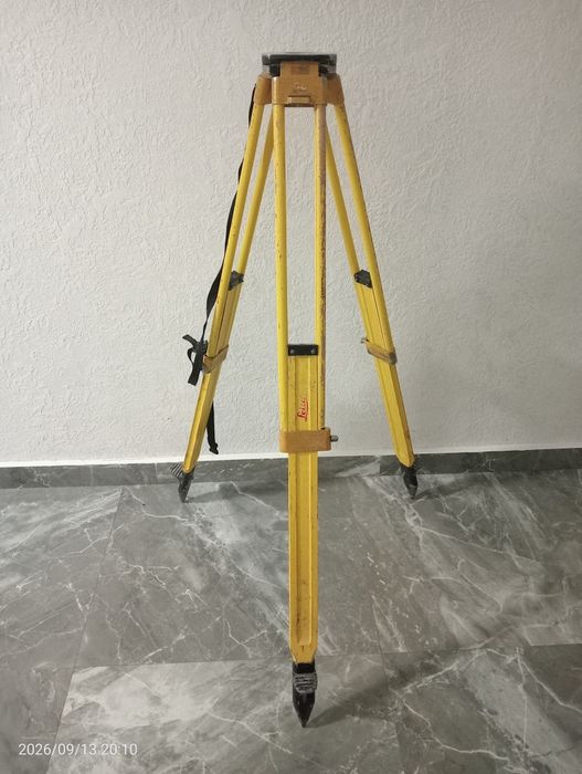 Штатив деревянный leica 50 000