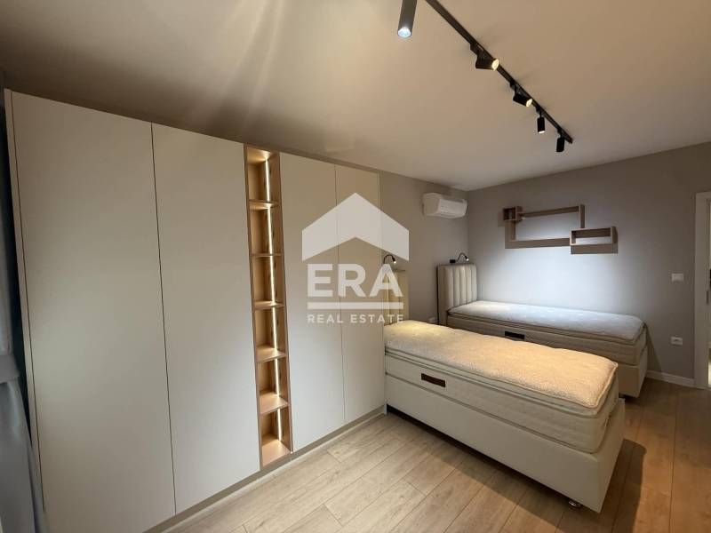 Продава се Тристаен апартамент в Варна, Център - 133 кв.м за 1526 €/кв.м - Снимка #11