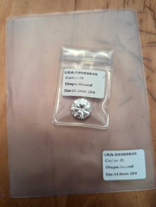 Диамант - мойсанит със сертификат 14 мм, 10 карата