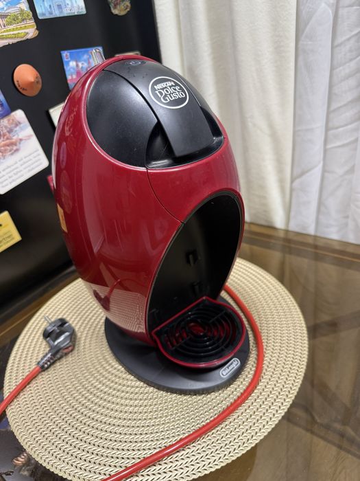 Кофемеашина Dolce Gusto Delonghi