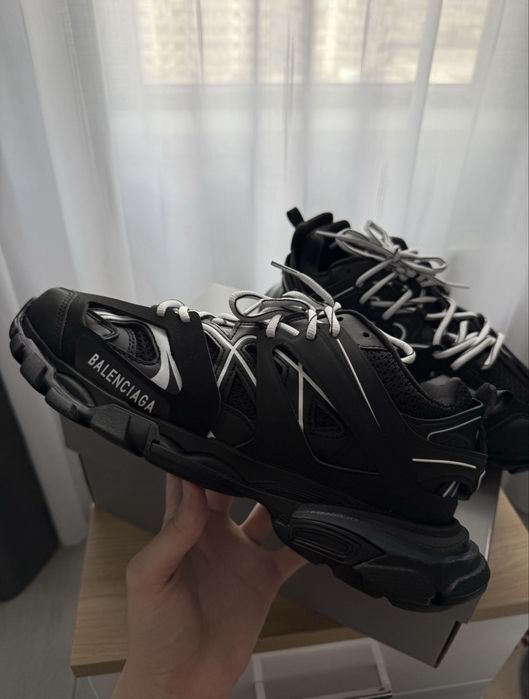 Balenciaga track