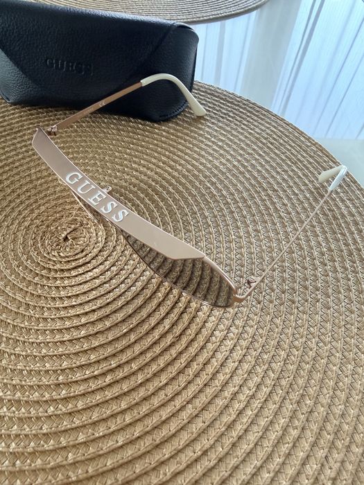 Слънчеви очила GUESS