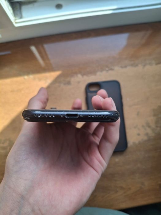 Обменяю Iphone se 2020