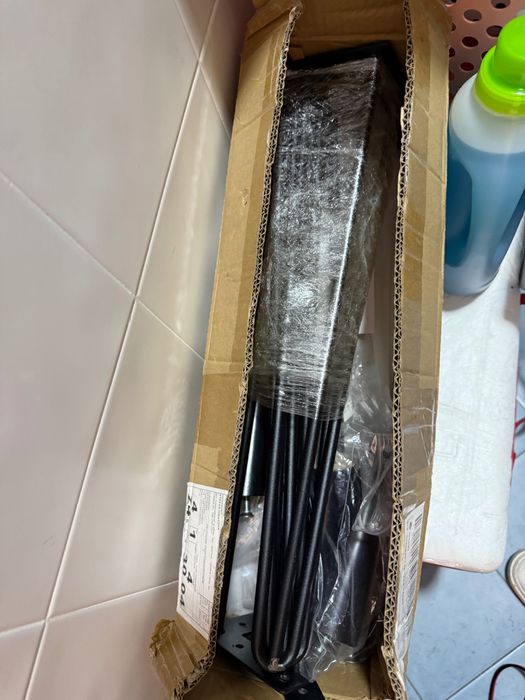Продавам холна маса
