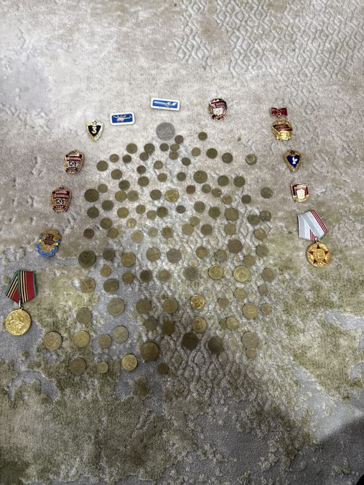 срочни все медаль и монеты все срочно нужно денег берите все 300.000