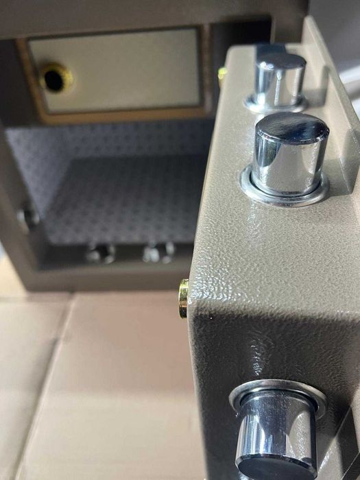 Seif cu doua chei 39 x 40 x 34 cm