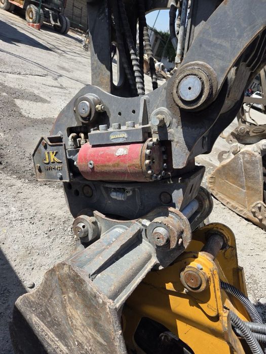 Volvo 140 Hyundai 140 Doosan 360 gradusli adapter